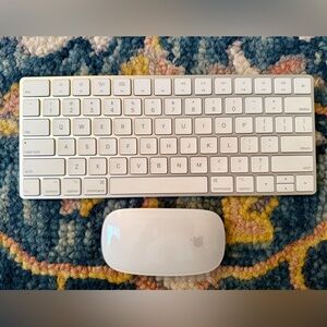 Apple A1644/A1657 Magic Keyboard and Wireless Mouse Set
